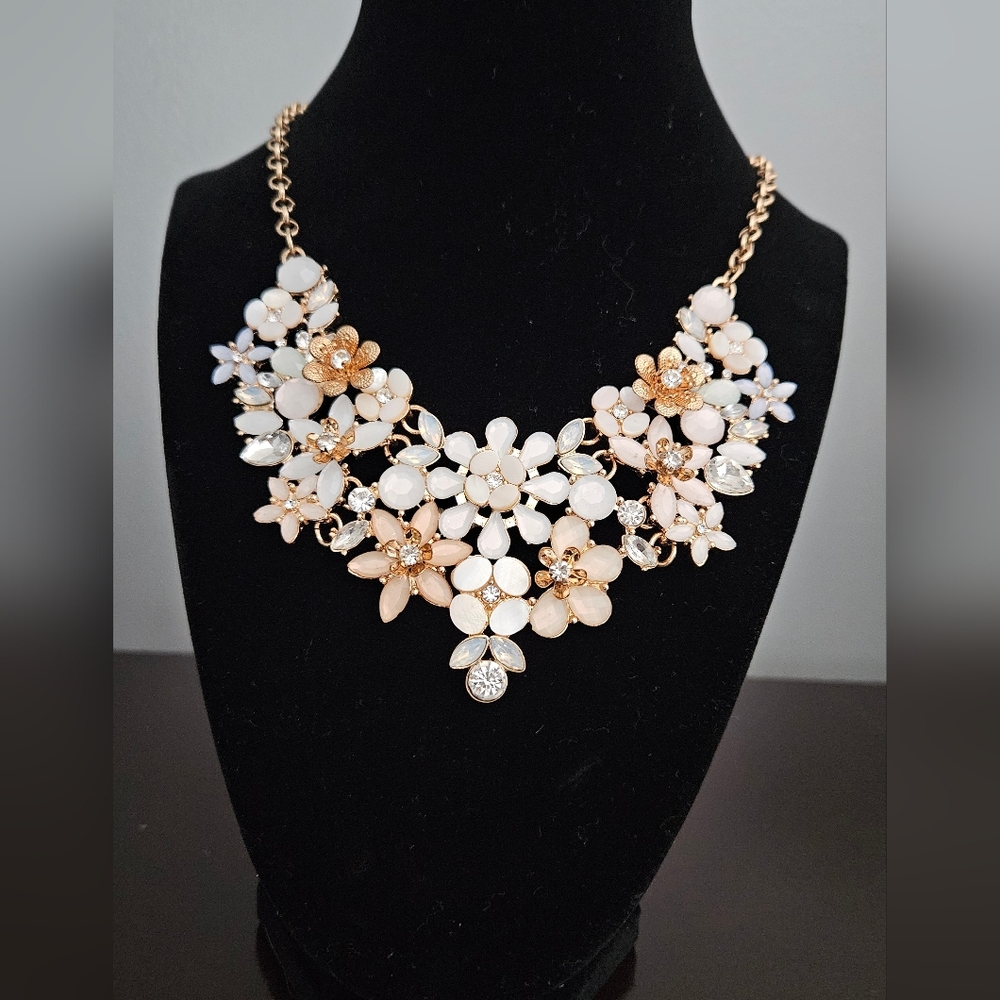 Charming Floral Statement Necklace